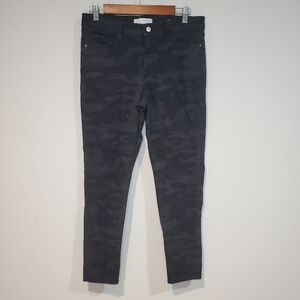 Black camo ankle skinny jeans